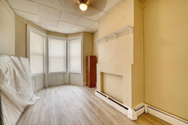 Building Photo - 37 Poplar St