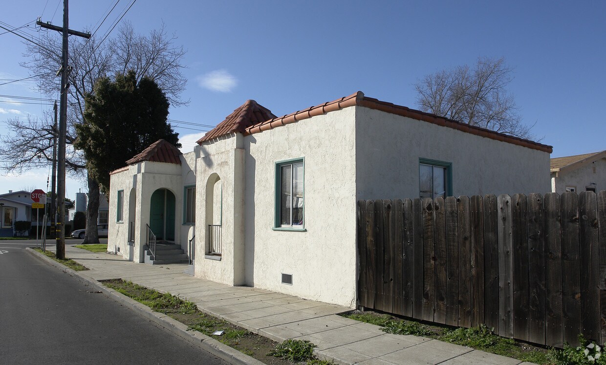 Primary Photo - 1401-1403 Prince St