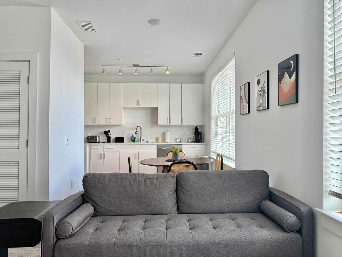 Foto principal - 542 Boulevard NE