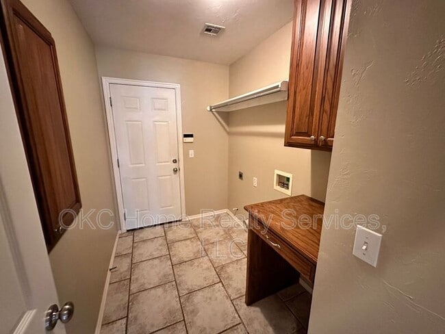 Photo - 1045 SW 128th St House