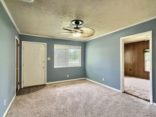 Building Photo - 3 Bed, 1 Bath in Montgomery close to Maxwell!