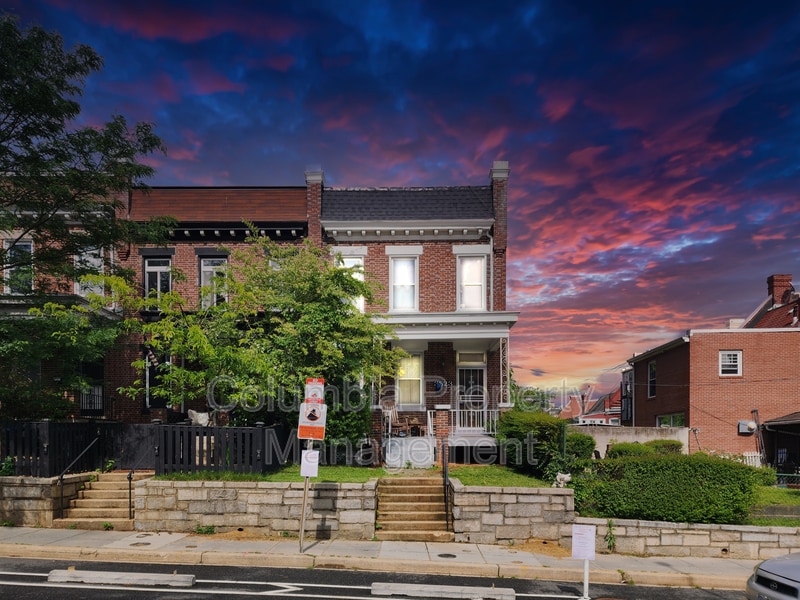 Primary Photo - 3523 Warder St NW