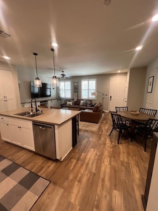 Building Photo - Coastal living in Bayside landing - 2 stor...