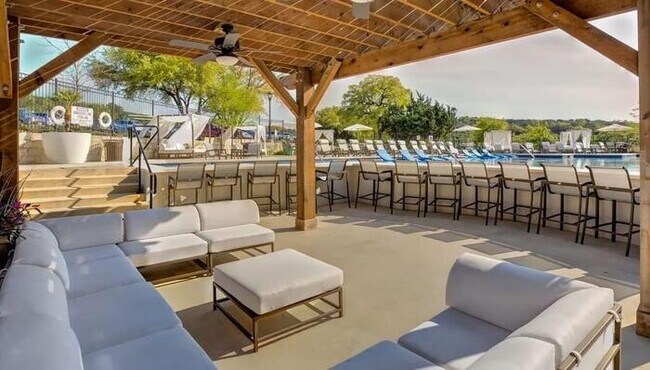 Building Photo - 17803 La Cantera Pkwy