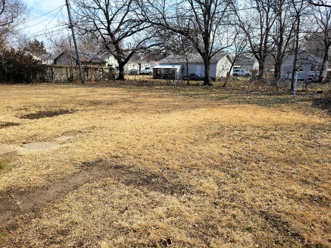 Building Photo - 4041 E Whitney Ln