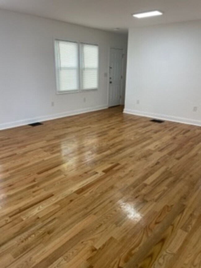 Foto del edificio - Beautiful 3 Bedroom House for Rent in Neptune!