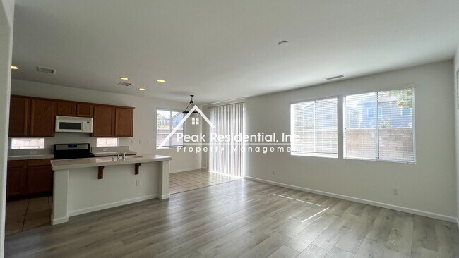 Foto del edificio - Spacious 4bd/3ba Sacramento House!