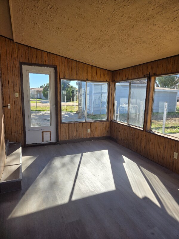 Foto del edificio - 325 Iowa Ave