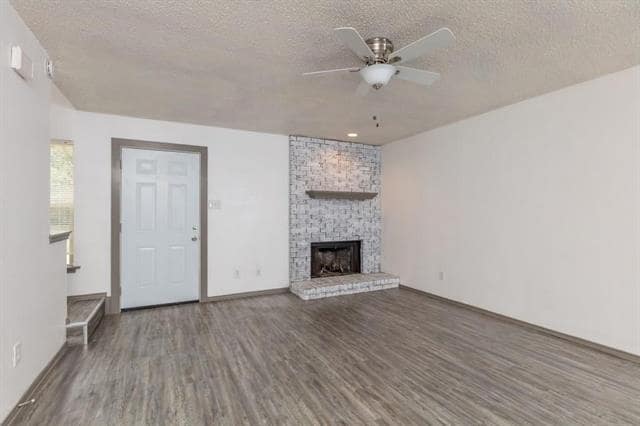 Building Photo - 213 Cambridge Dr