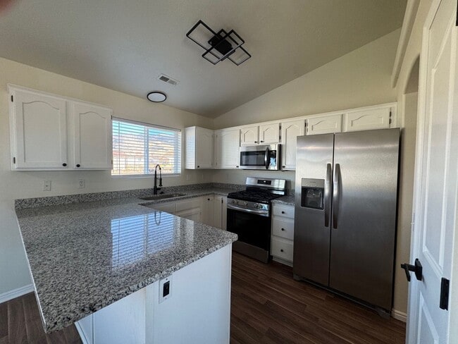 Building Photo - Ranch Rambler in Enoch