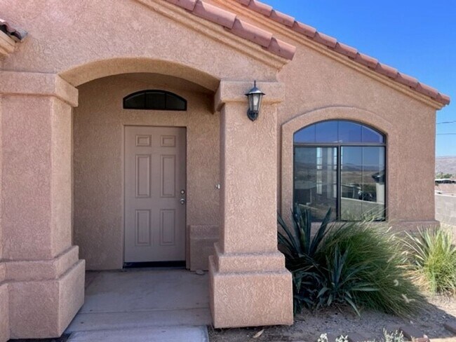 Foto del edificio - 3 Bedroom 2 bath Home Boat Deep Garage and RV parking Near Safeway