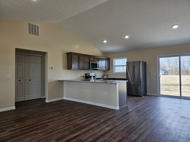 Building Photo - 155 Texas Dr
