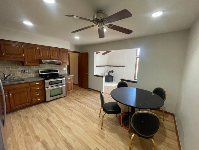 Foto del edificio - 12220 Jerome Road