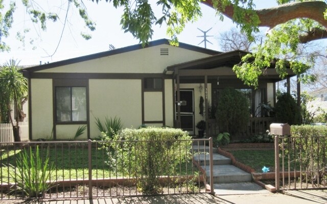 Building Photo - 3605 Beethoven St