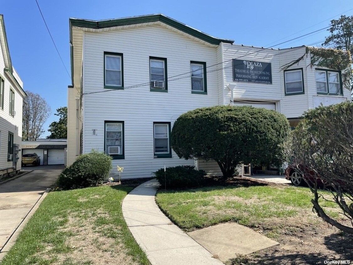 Primary Photo - 32 Forest Ave