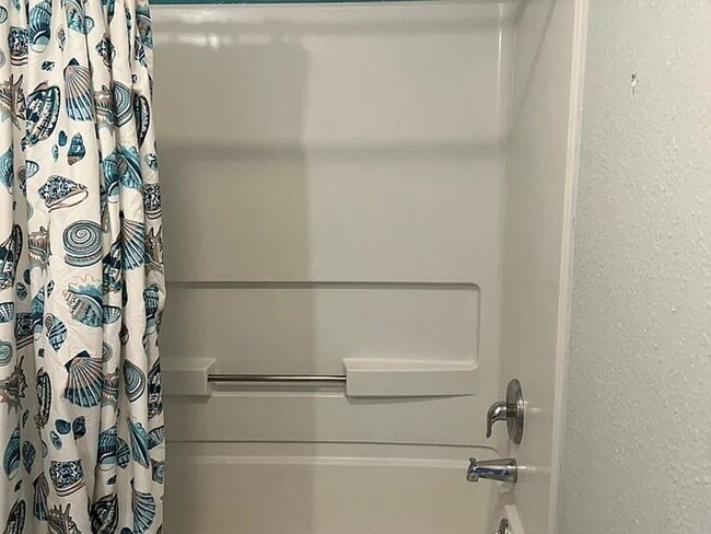 Building Photo - LBW - Beach Place Building