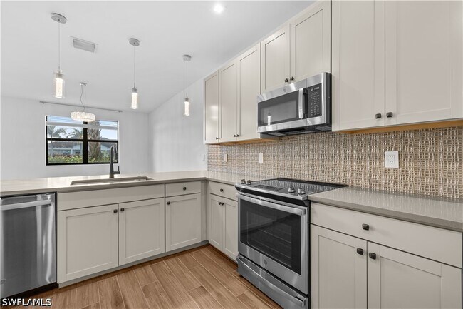 Foto del edificio - 7548 Carnegie Way