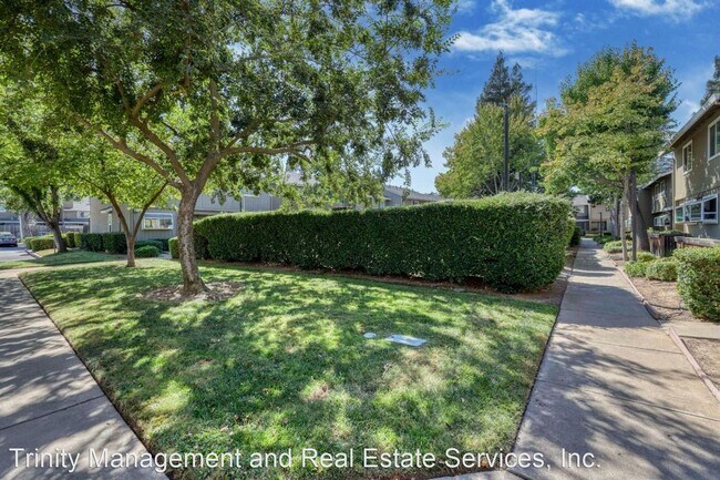 Foto del edificio - 2 br, 2 bath House - 5632 Hamilton Street #75