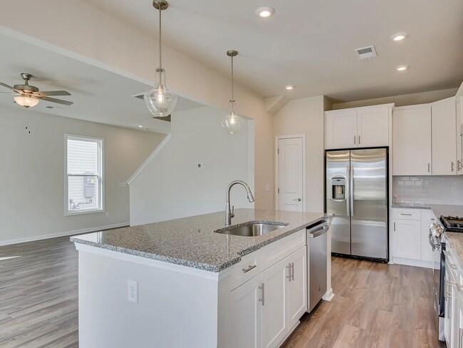 Cocina 1 - 693 Count Fleet Ct