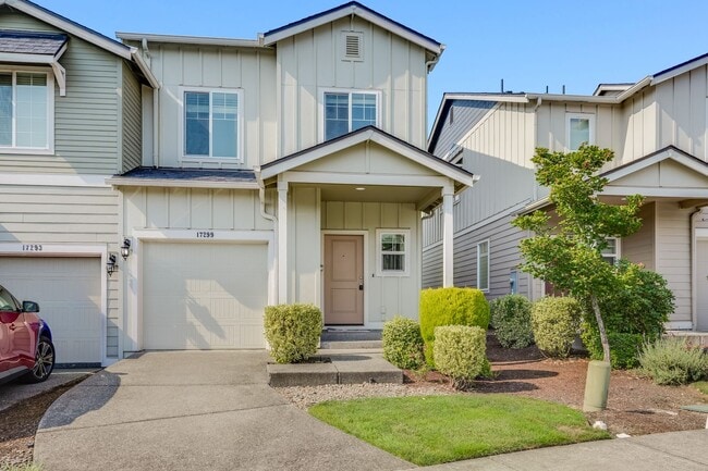 Beautiful 3 Bed, 3 Bath Rental Home in Happy Valley Neighborhood! - Beautiful 3 Bed, 3 Bath Rental Home in Happy Valley Neighborhood!