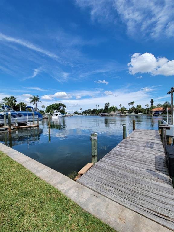 Building Photo - 599 S Bayshore Dr