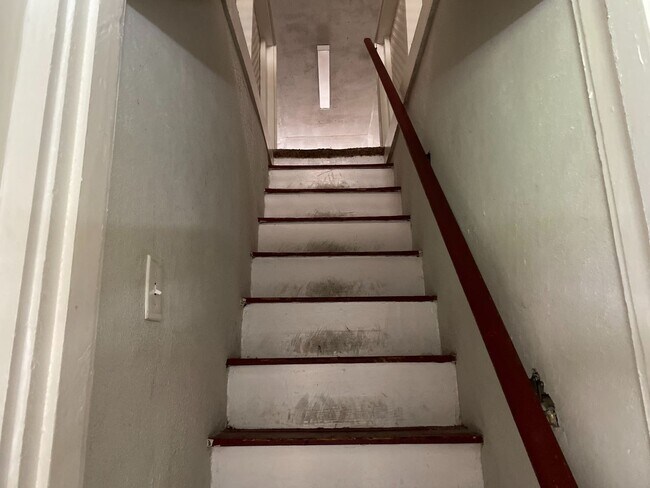 Building Photo - 362 Oldham Ave