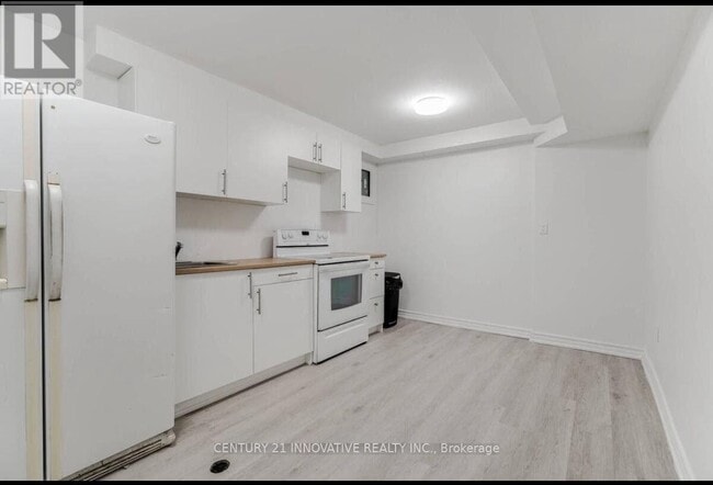 Building Photo - 402 Brimorton Dr