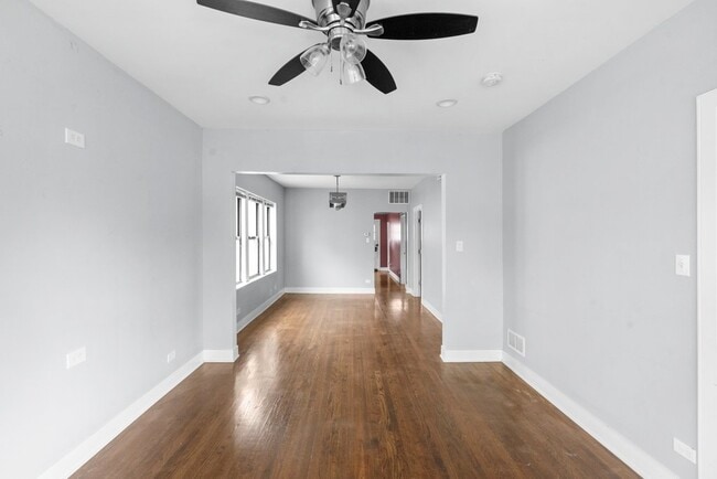 Building Photo - 7710 S Saint Lawrence Ave
