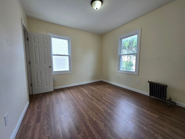 Foto del edificio - 111-10 204th St