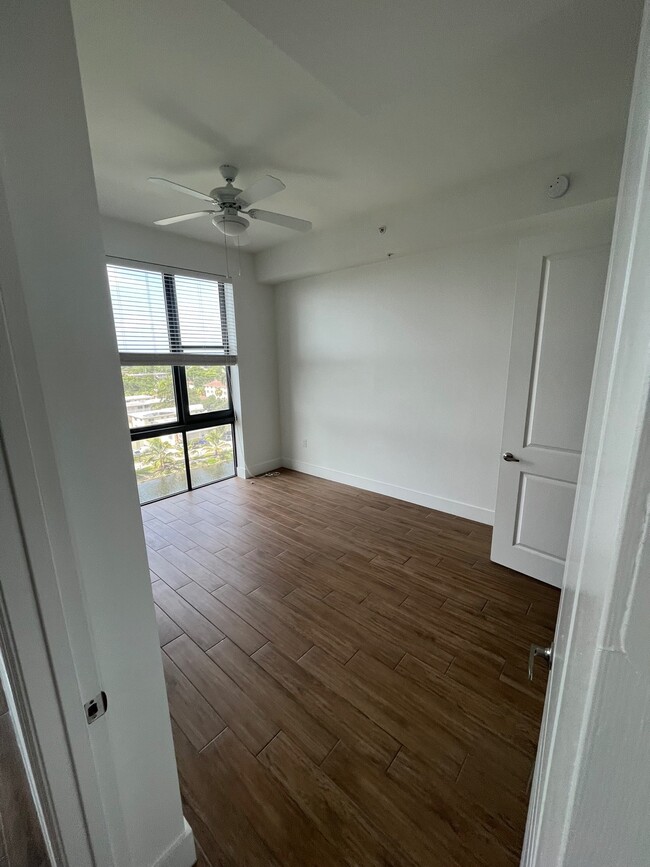 Foto del edificio - 2067 NE 161st St