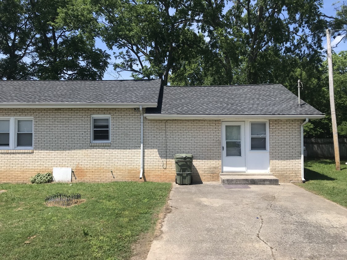 Primary Photo - 501 Wilson Ave