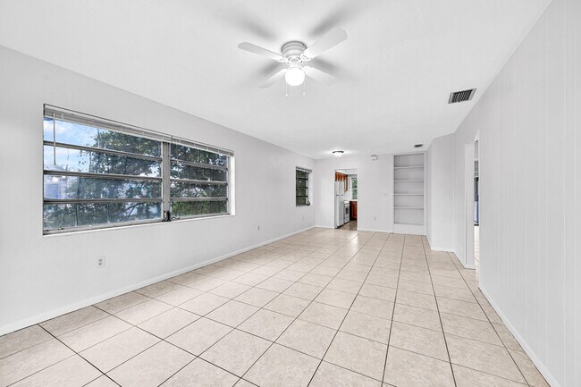 Foto del edificio - 199 SW 15th St
