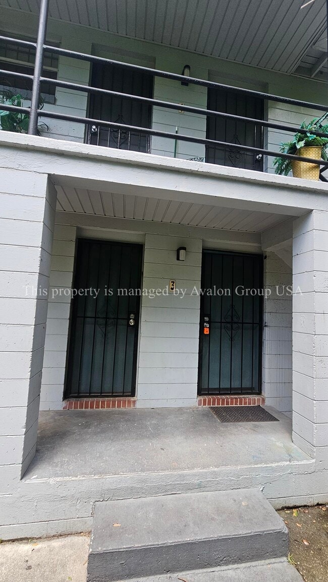 Building Photo - 1459 W 20th St