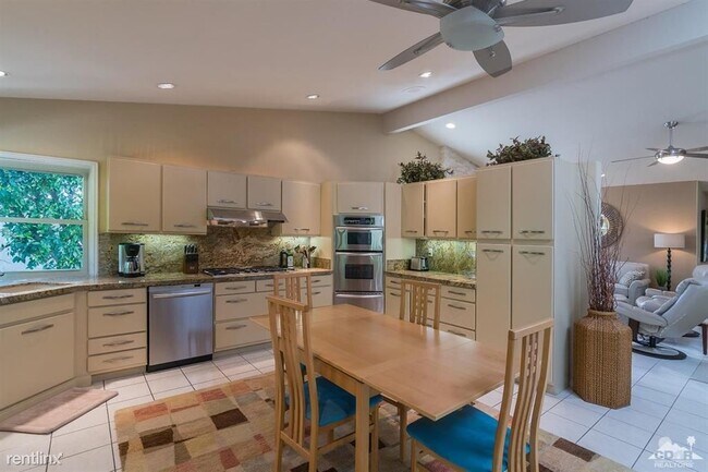 Building Photo - 3 br, 3.5 bath House - 79124 Starlight Ln