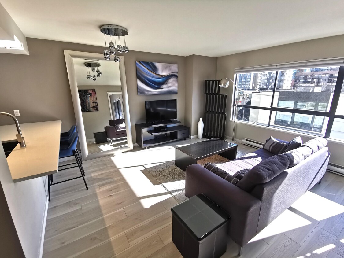 Primary Photo - 410-1060 Alberni St