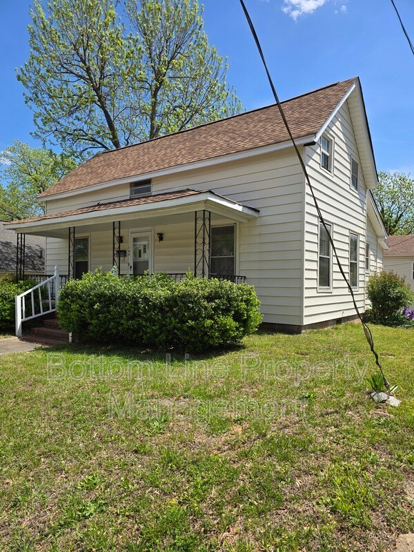 Foto del edificio - 184 Cabarrus Ave E