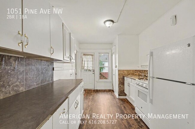 Building Photo - 1051 Pine Ave NW