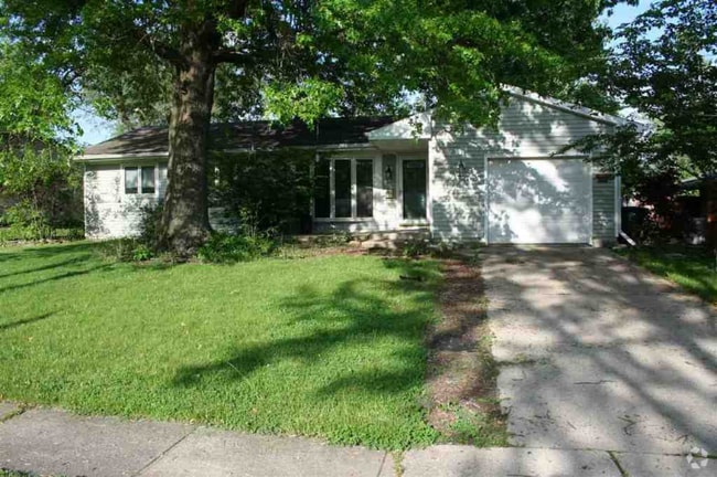 Building Photo - 2810 Belfast Dr