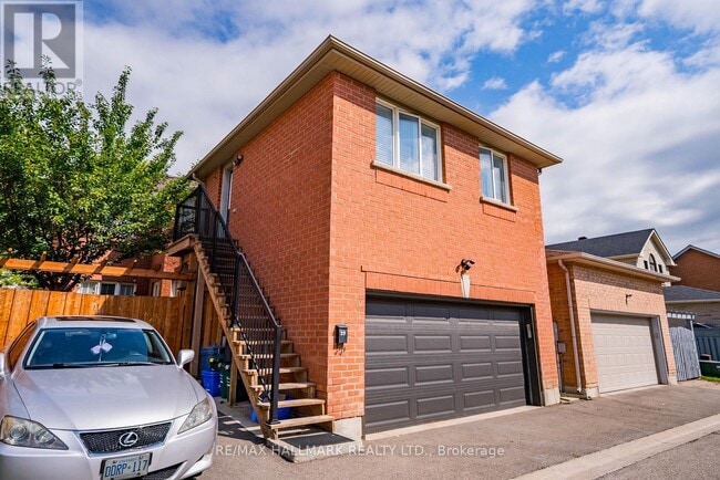 Building Photo - 29 Hosta Ave