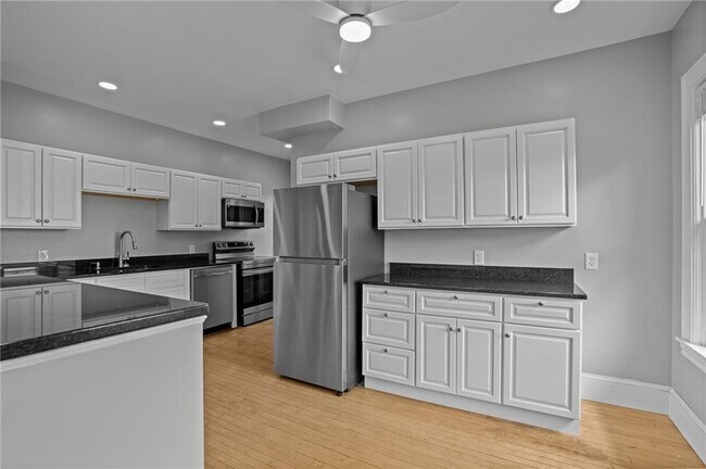 Building Photo - 17 Selkirk Rd