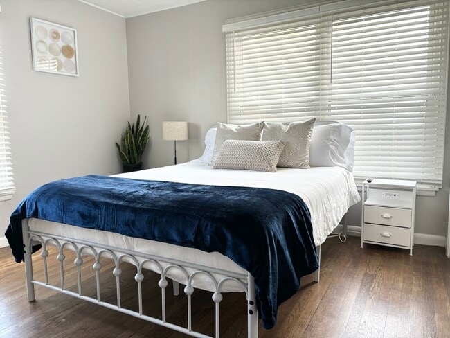 Building Photo - 418 Savannah Dr