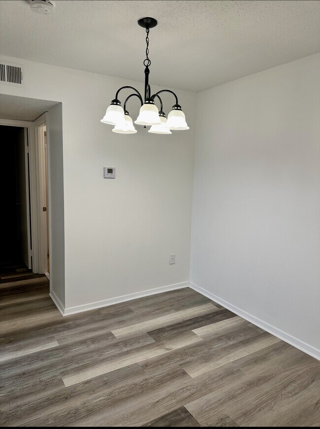 Foto del edificio - 2796 Clarke Rd