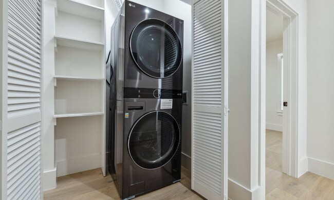 Building Photo - 535 Taylor St San Francisco, CA 94102