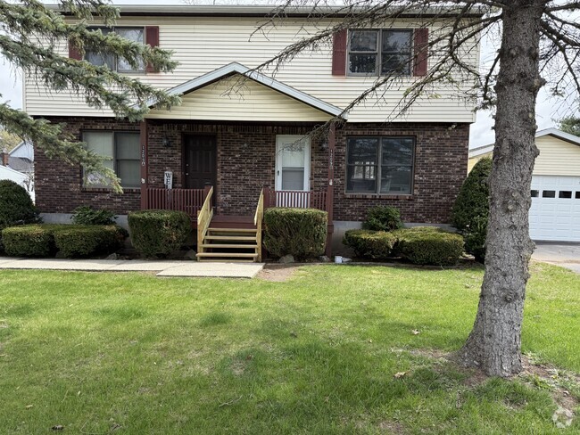 Building Photo - 1209 Fort Hunter Rd