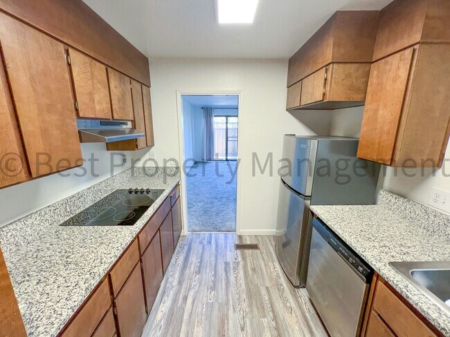 Building Photo - 1-bedroom, 1.5-bathroom townhome in the he...