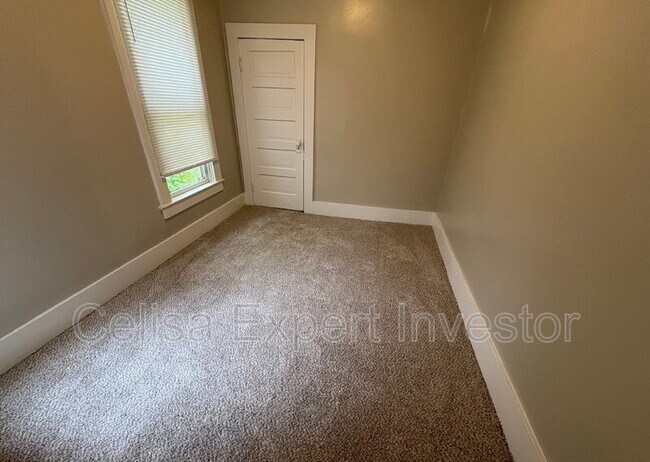 Foto del edificio - 710 3rd St