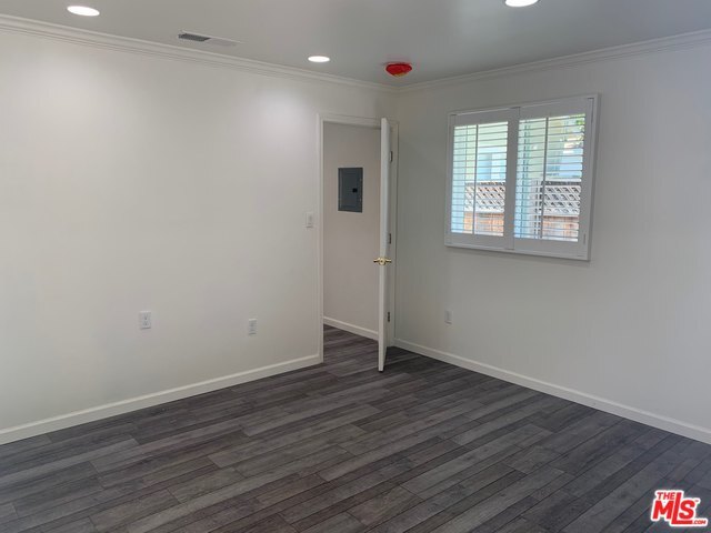 Building Photo - 5720 Cedros Ave