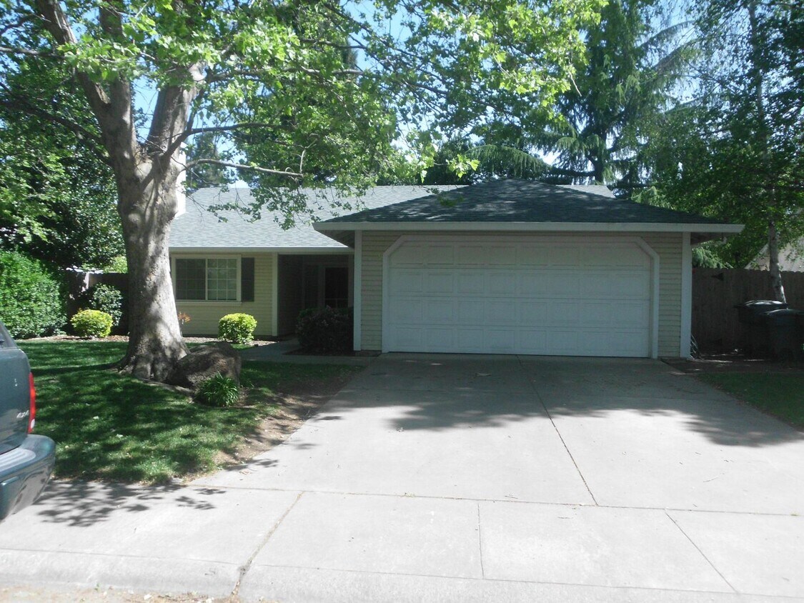 Primary Photo - Newly remodeled