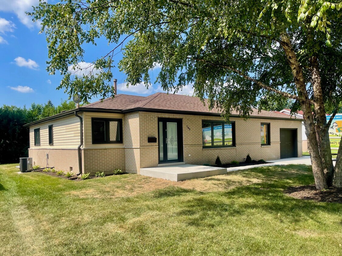 Foto principal - 185 Carthage Ln