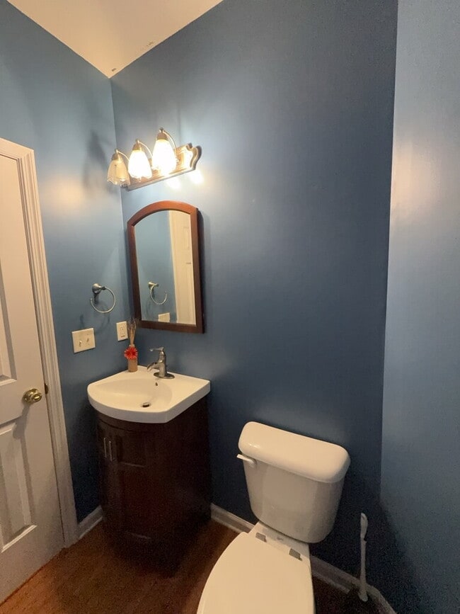 Building Photo - 151 Bayshore Dr